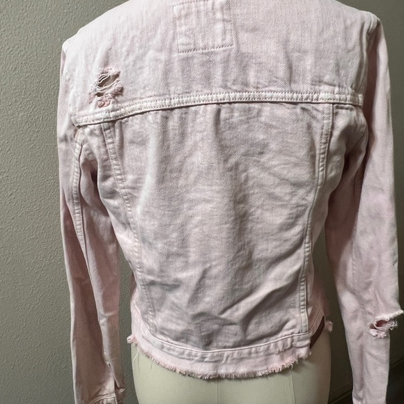 Abercrombie & Fitch Super Cute Pink Jean Jacket. Size smal - Picture 4 of 8
